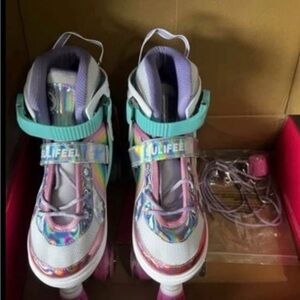 SULIFEEL  Lightup Adjustable Roller Skates Rainbow Unicorn Size YL. EU 37-39